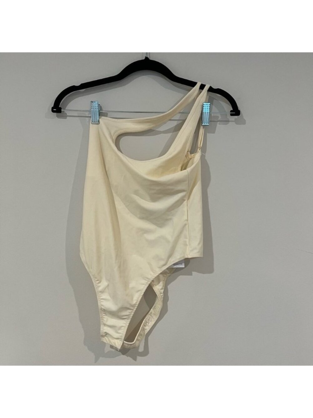 WeWoreWhat Cream White Asymmetrical Spandex Bodysuit Size Small NWT